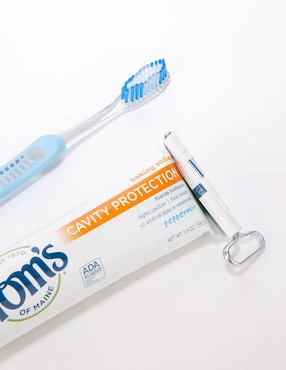 Llave para exprimir la pasta dental Kikkerland 2 piezas
