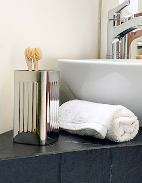 Vaso de baño Kikkerland Berlin de acero inoxidable